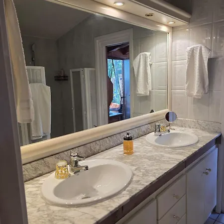 Marisu, Casita Privada *